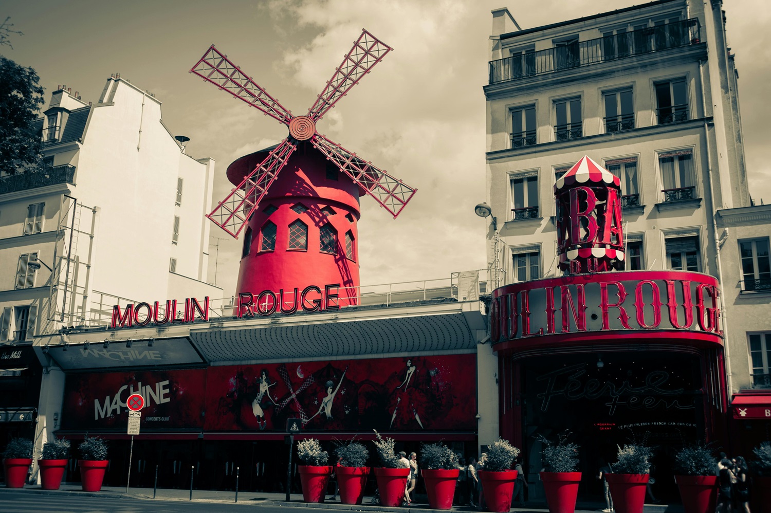 Pabyrėjo vienas lankomiausių Paryžiaus objektų – „Mulen Ružas“