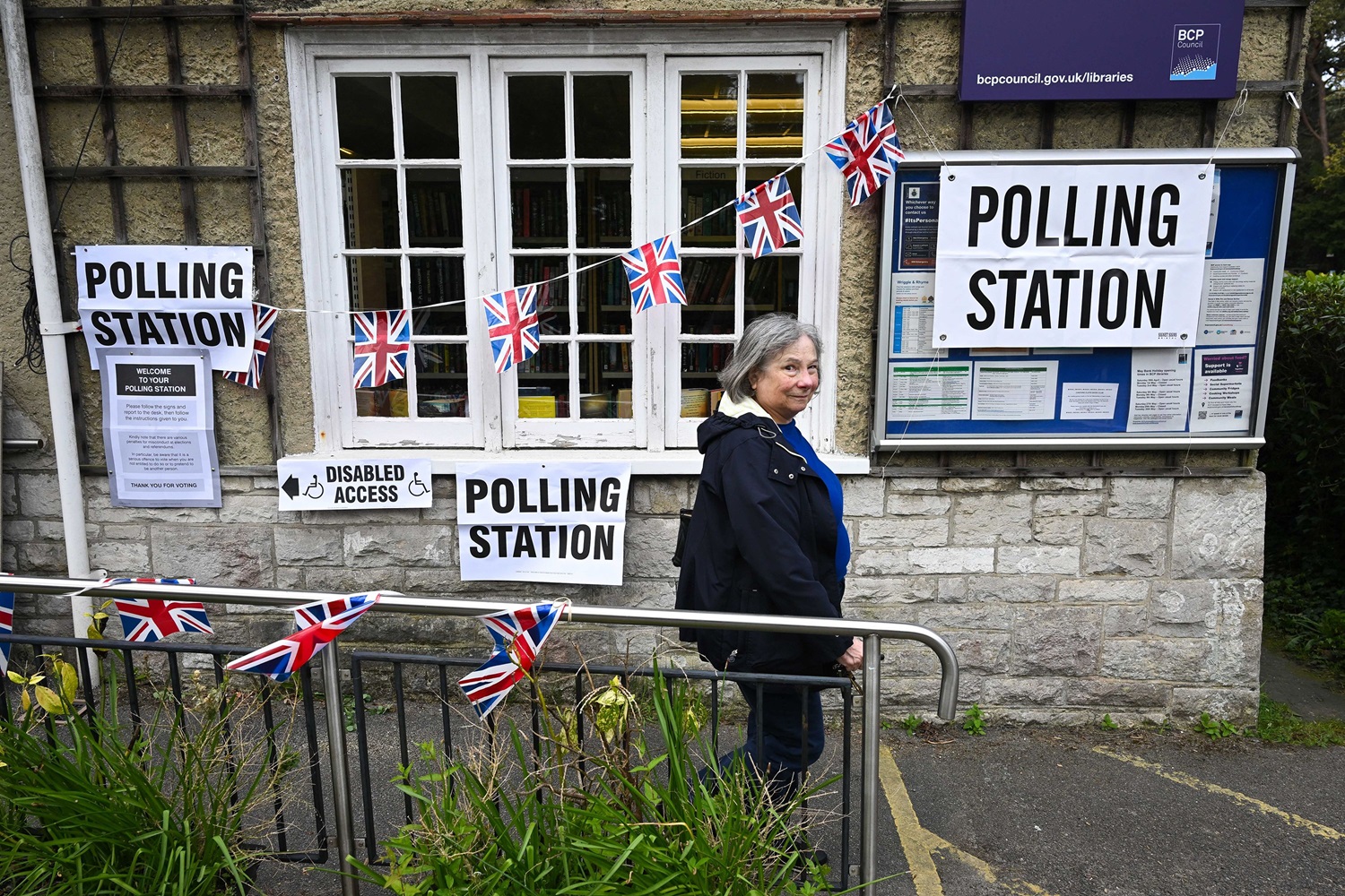 Anglijoje vyksta vietos valdžios rinkimai: toriams prognozuojamas skaudus pralaimėjimas