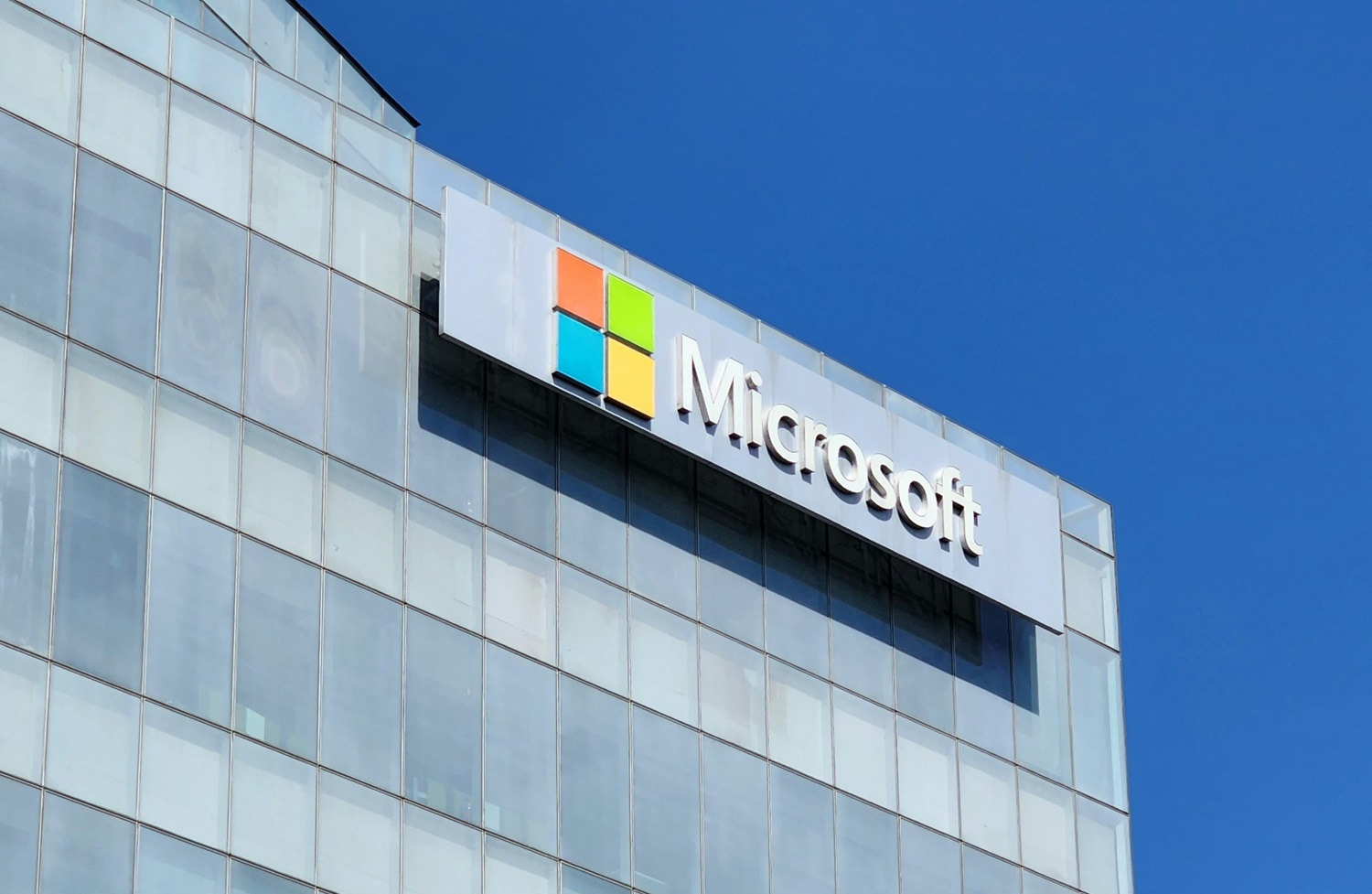 Svajonių atlyginimas: „Microsoft“ vadovas 2024-aisiais susižėrė beveik 80 mln. dolerių Svajonių atlyginimas: „Microsoft“ vadovas 2024-aisiais susižėrė beveik 80 mln. dolerių