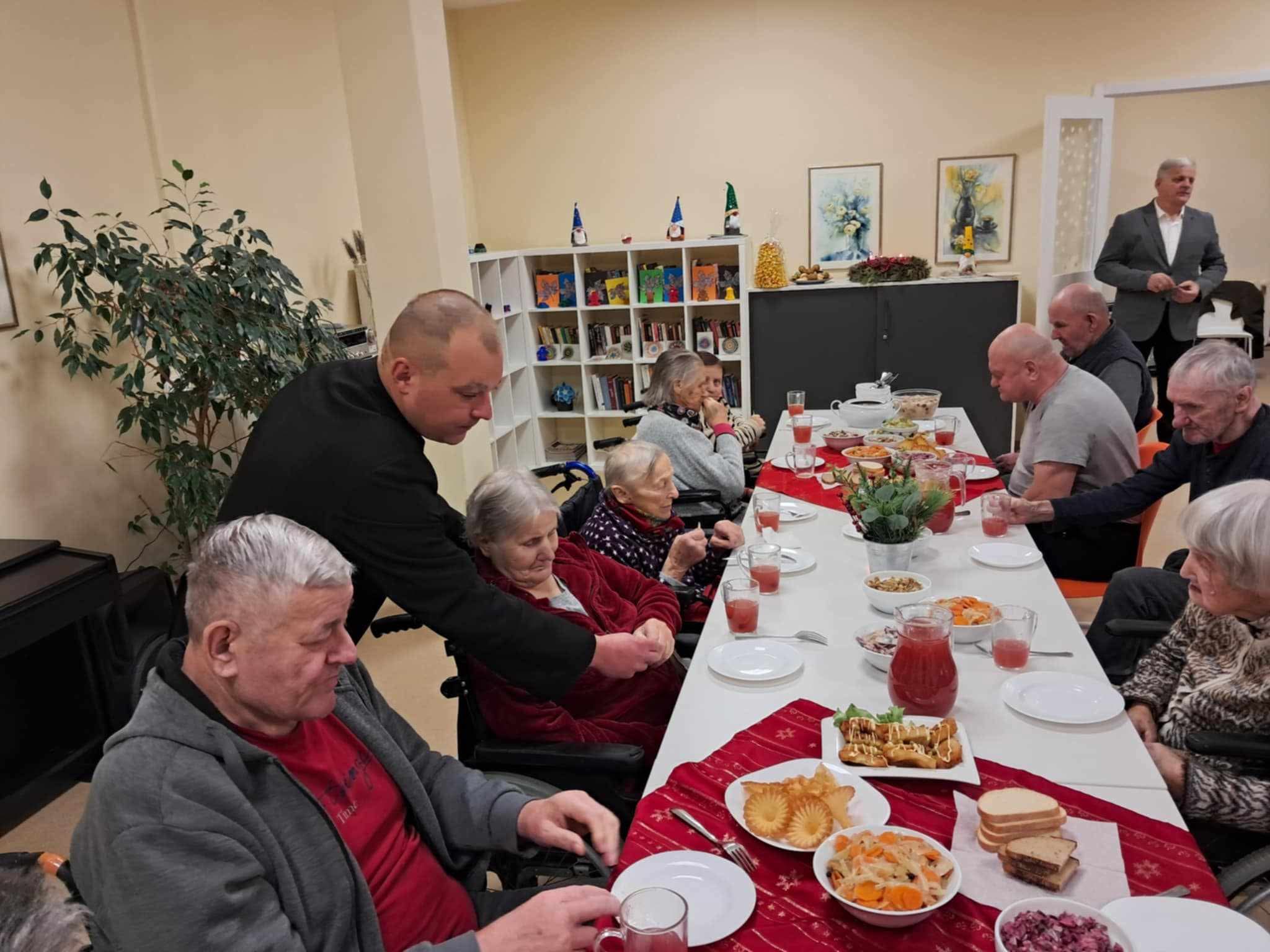 Šv. Velykos Maltiečių namuose: daug bendrystės ir palinkėjimų visiems Šv. Velykos Maltiečių namuose: daug bendrystės ir palinkėjimų visiems