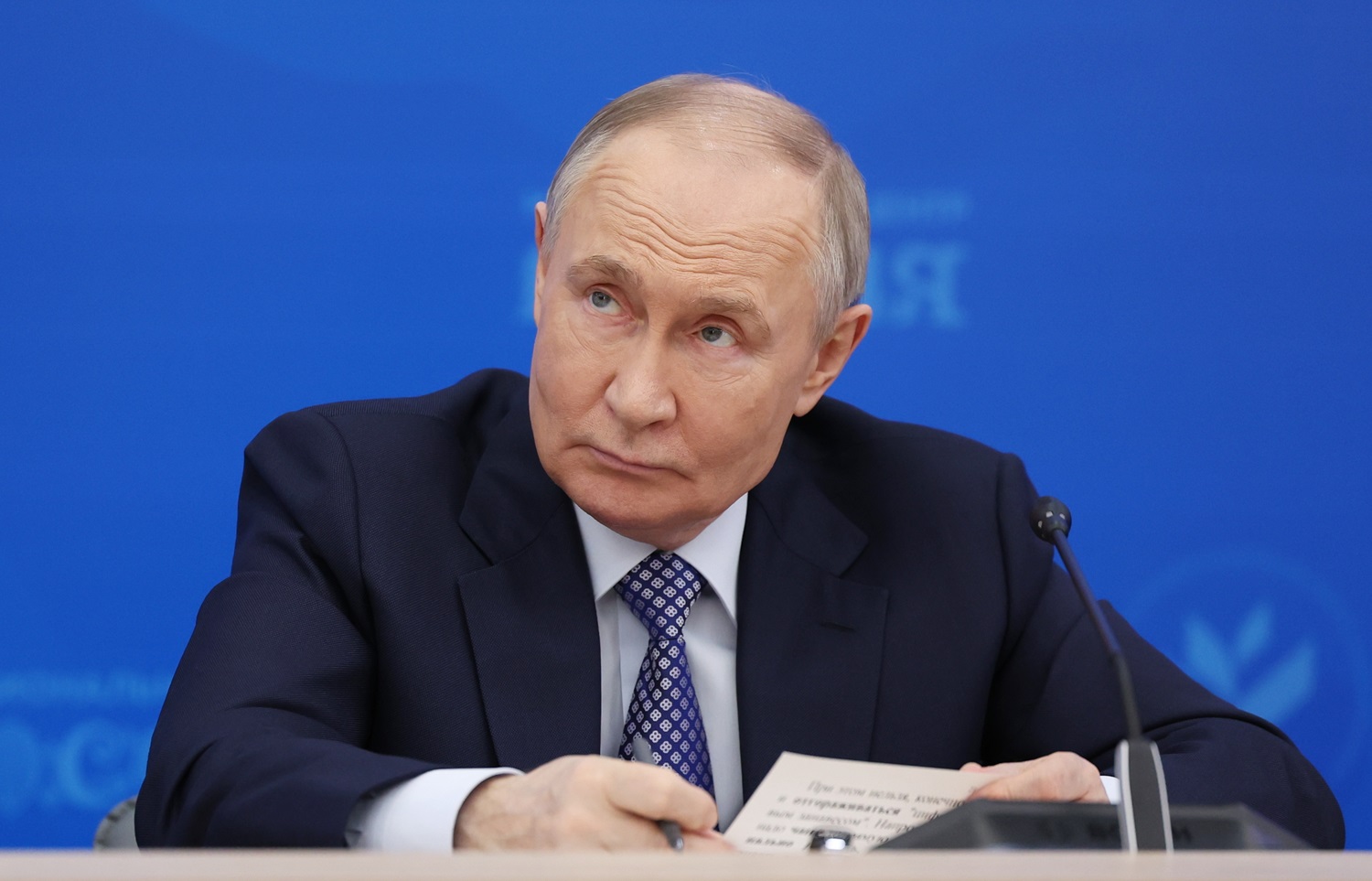 Menki V. Putino pažadai: pats paskelbė paliaubas, bet ir toliau bombarduoja Ukrainą