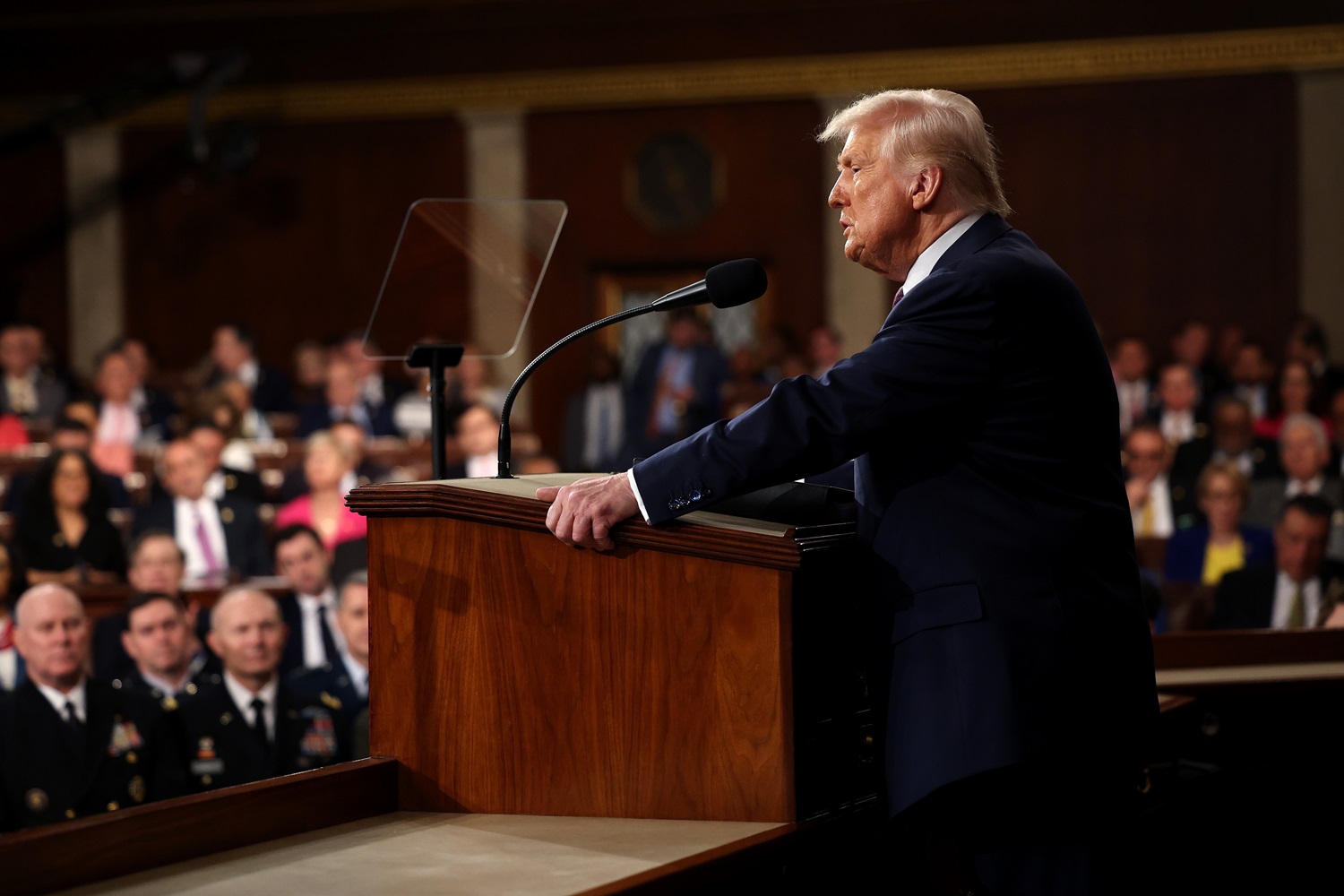 D. Trumpas svarsto šią savaitę įvesti Rusijai naujų sankcijų