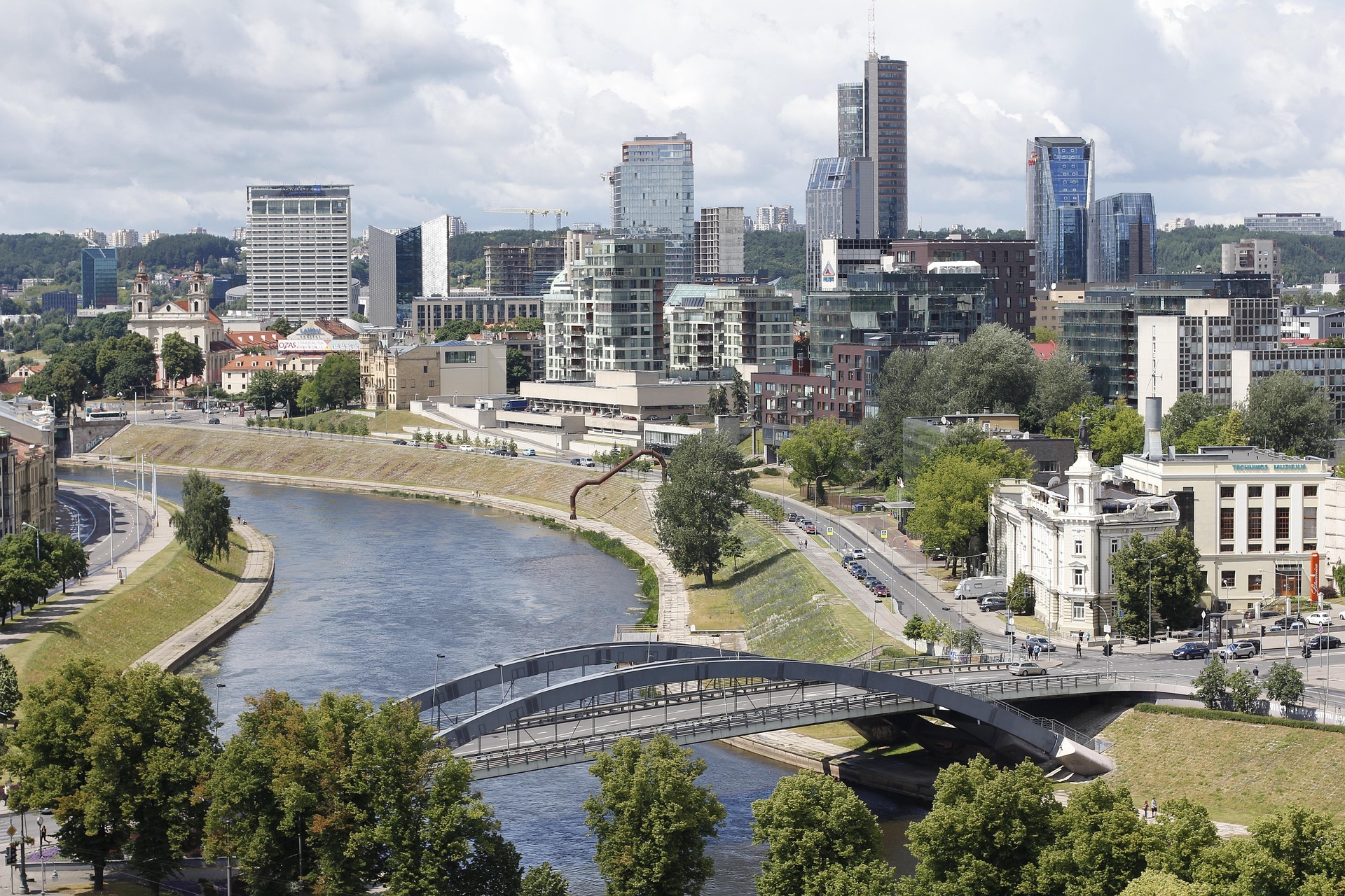 Vilnius gyventojų skaičiumi ir BVP aplenkė kitus Baltijos šalių miestus