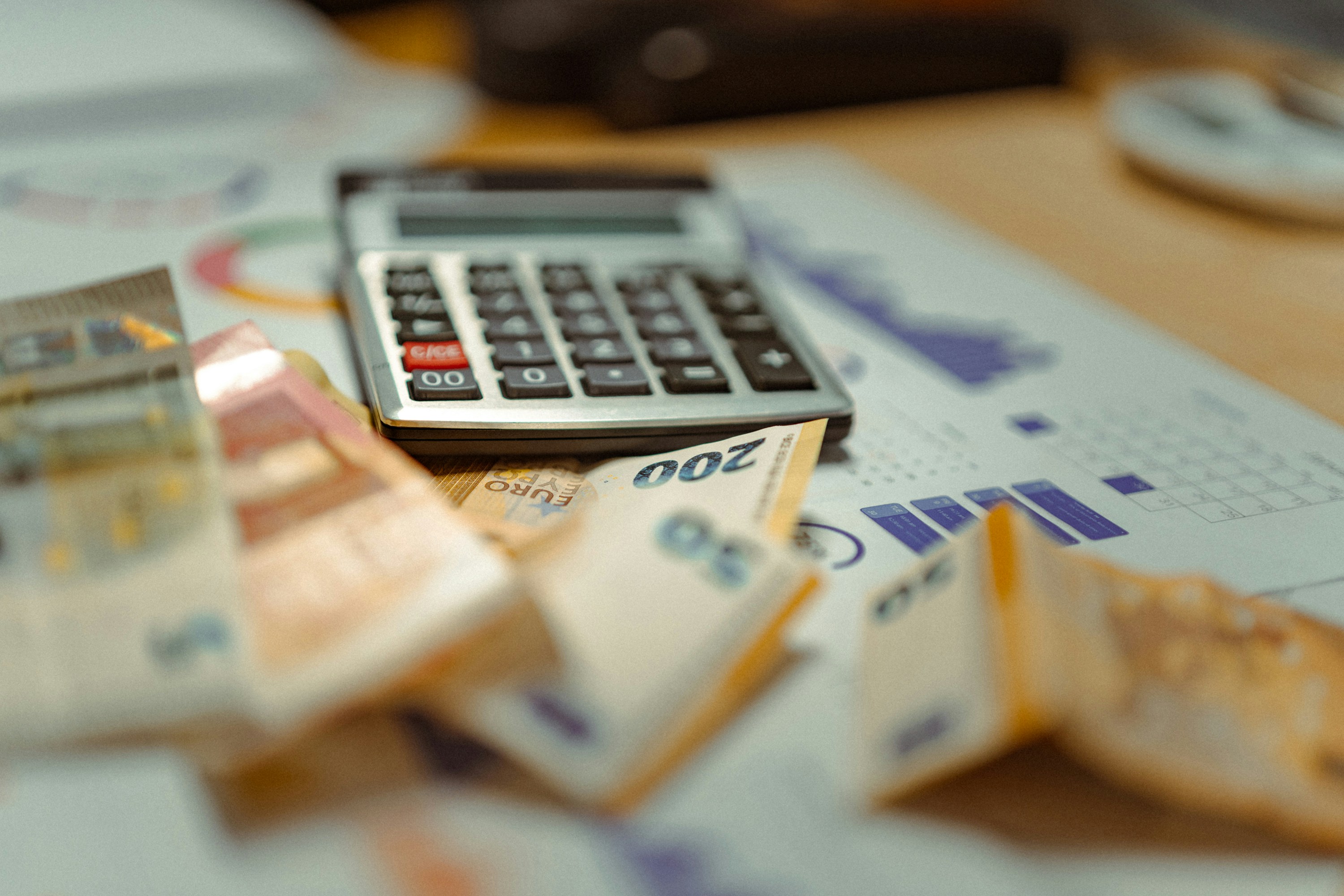 Saugios investicijos neramiu metu: ką pataria ekspertai?