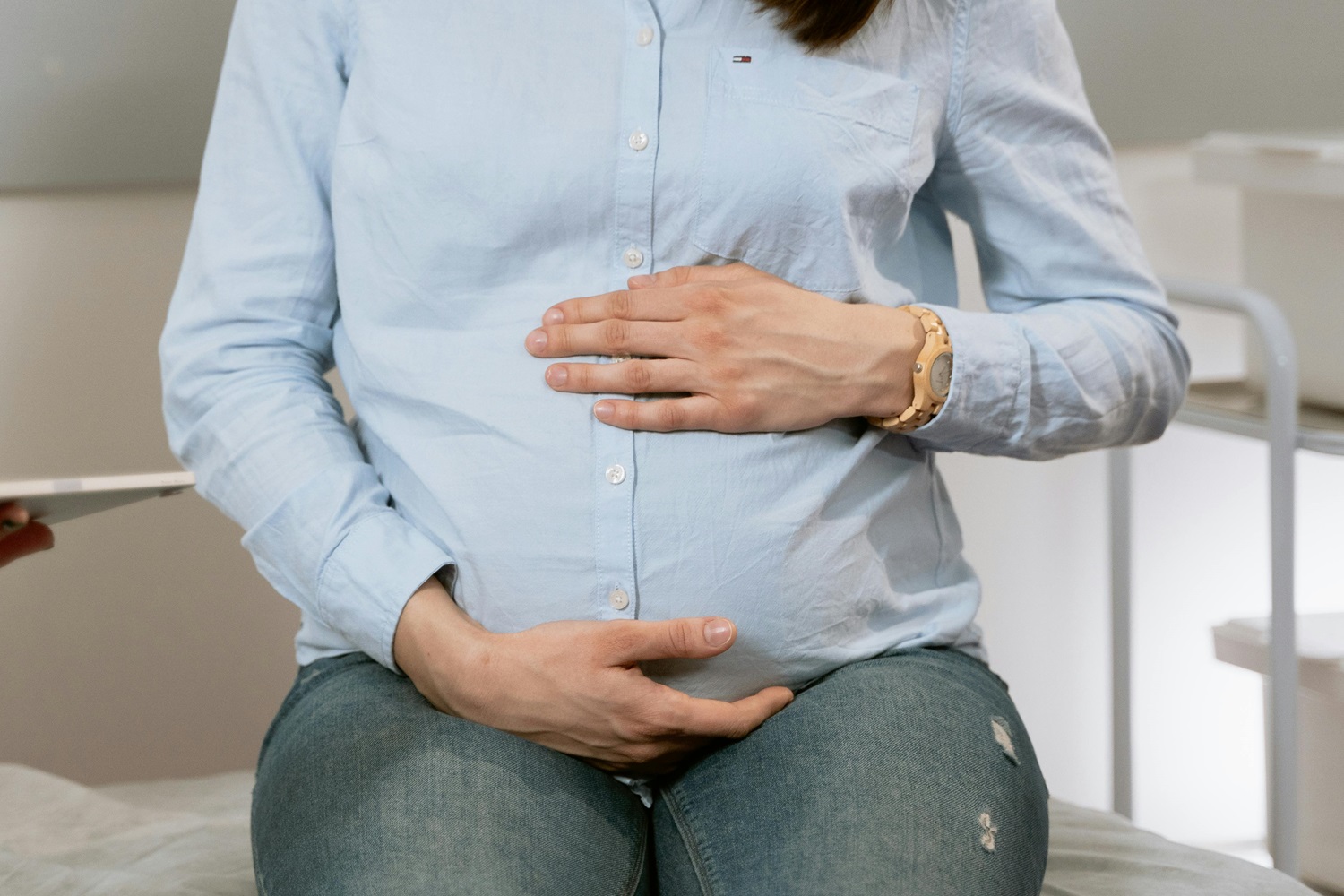 Būsimoms mamoms maisto papildų saujomis vartoti nebūtina: kas duoda daugiausiai naudos