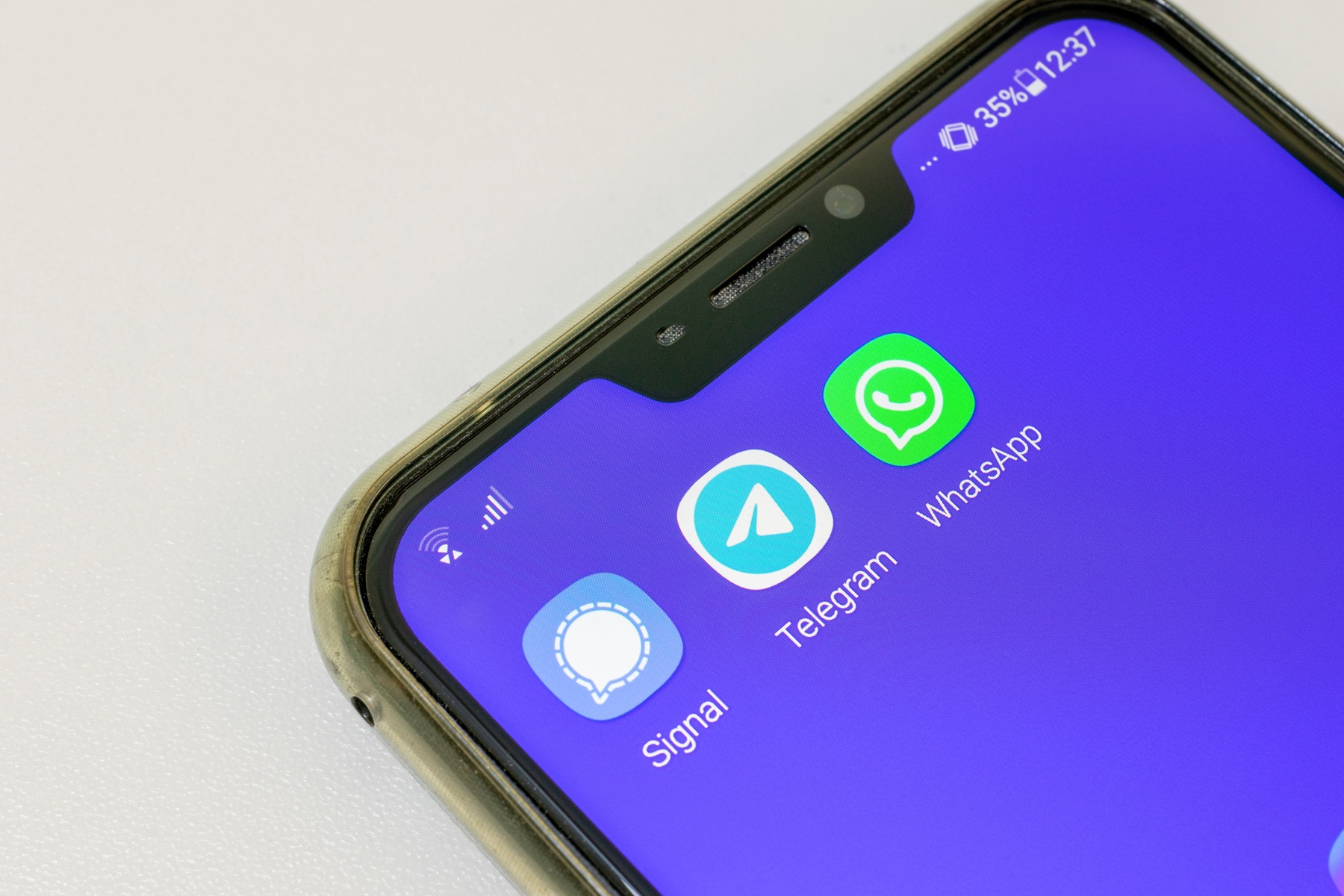 Ar daugiau ryšio padalų telefone reiškia greitą internetą?