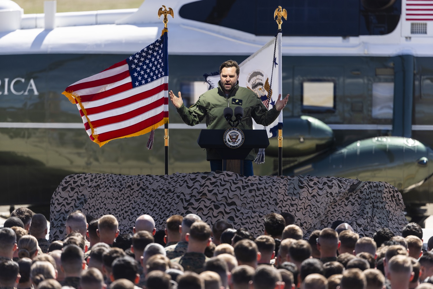 J. D. Vance'as: garantuojant Ukrainos saugumą, Europa turi prisiimti liūto dalį
