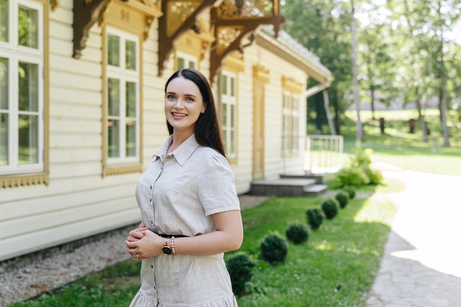 Akvilė Žirgulytė pristato save naujame amplua: ves televizinę laidą „Švarūs miestai“