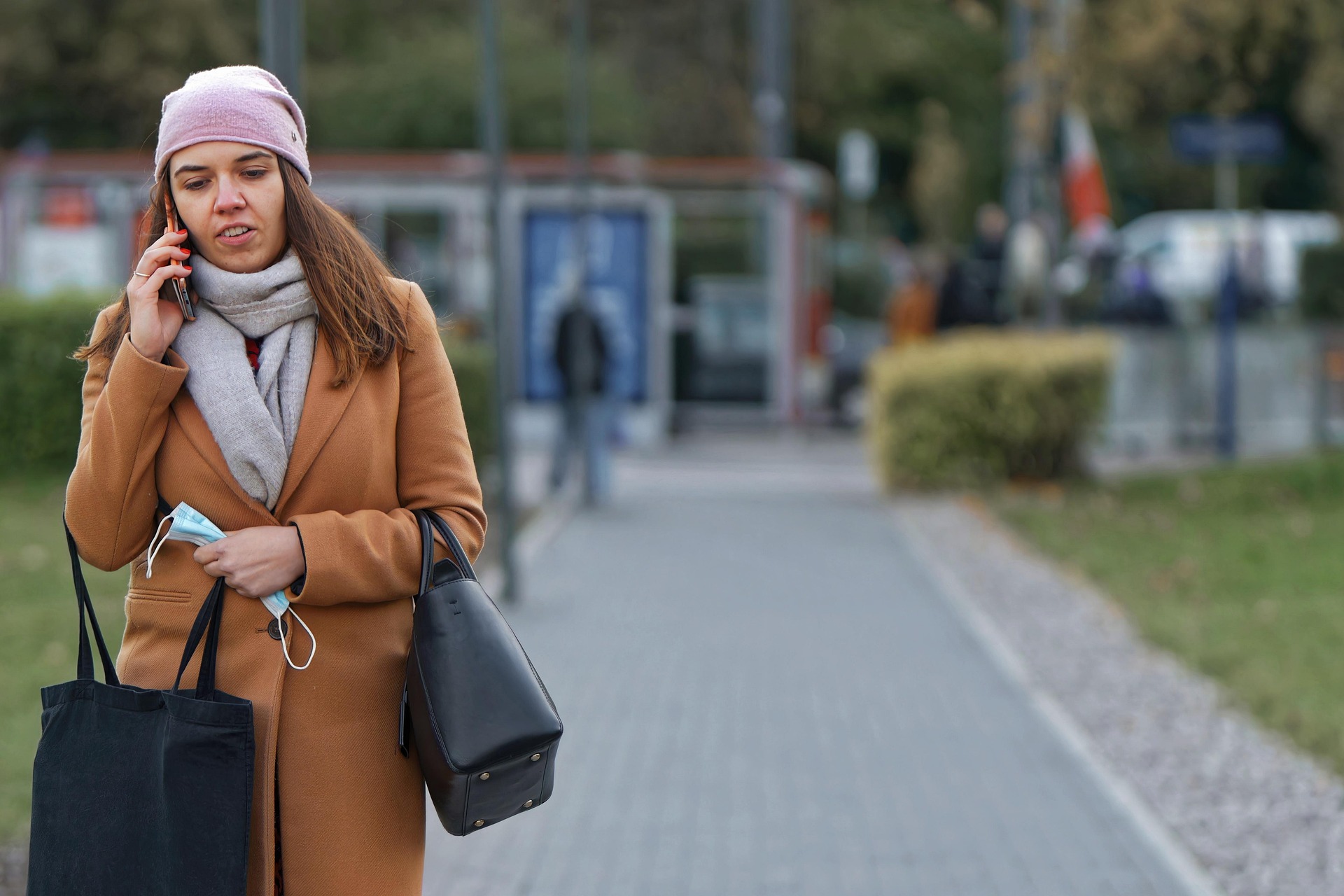 Dirbtinio intelekto balsu prabylantys sukčiai: kaip atskirti, ar telefonu kalbatės su tikru žmogumi?