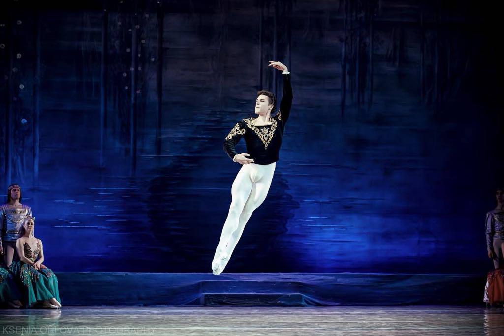 Vienas ryškiausių Ukrainos baleto šokėjų – apie karą, discipliną ir šou Vilniuje