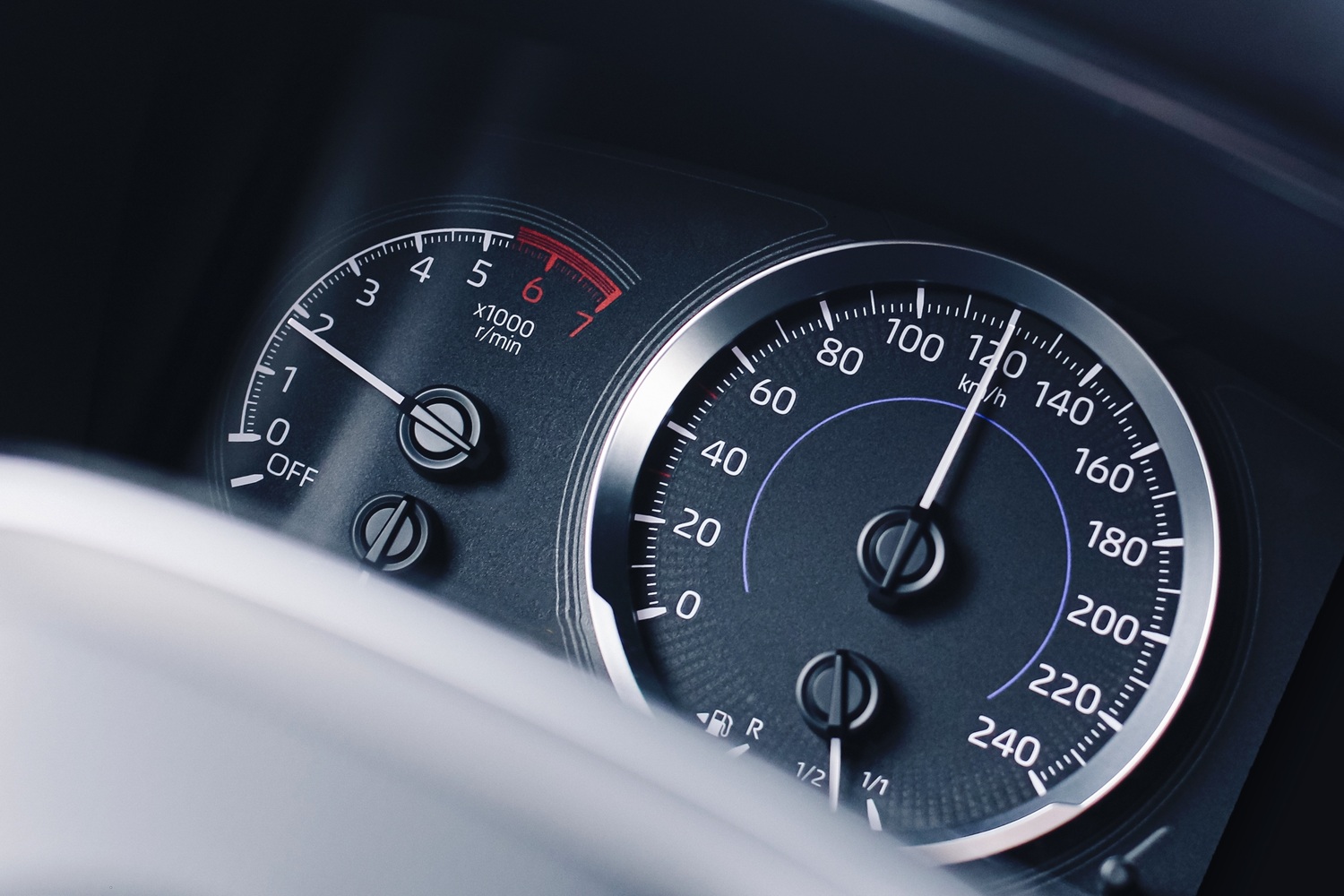 Net ir apynaujai automobiliai neapsaugoti nuo ridos klastojimo