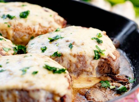 Orkaitėje kepti kiaulienos mentės kepsniai (video)