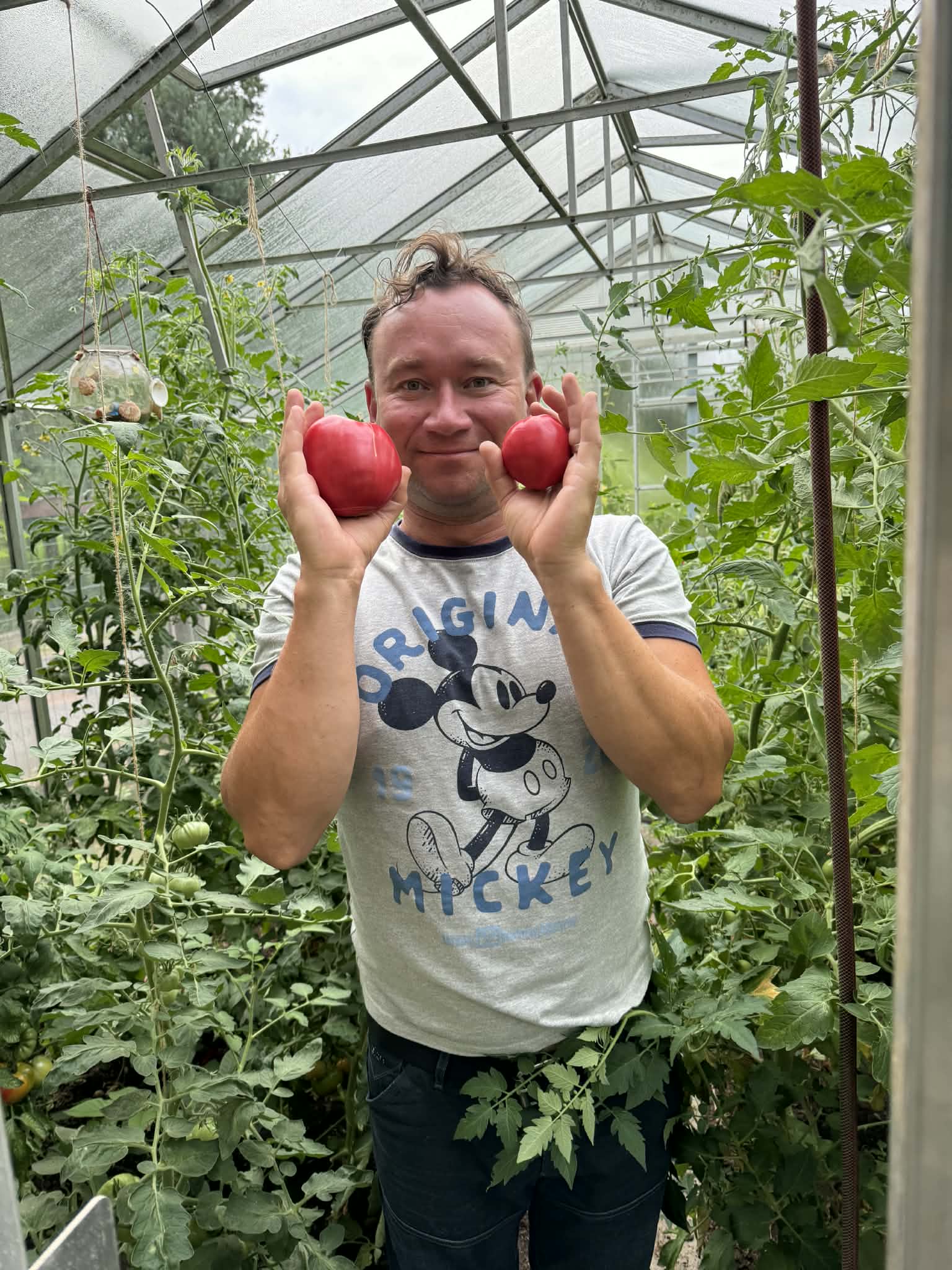 Filme „Milijonieriaus jubiliejus“ suvaidinęs Julius Žalakevičius: „Aš irgi kelsiuosi gyventi į kaimą“