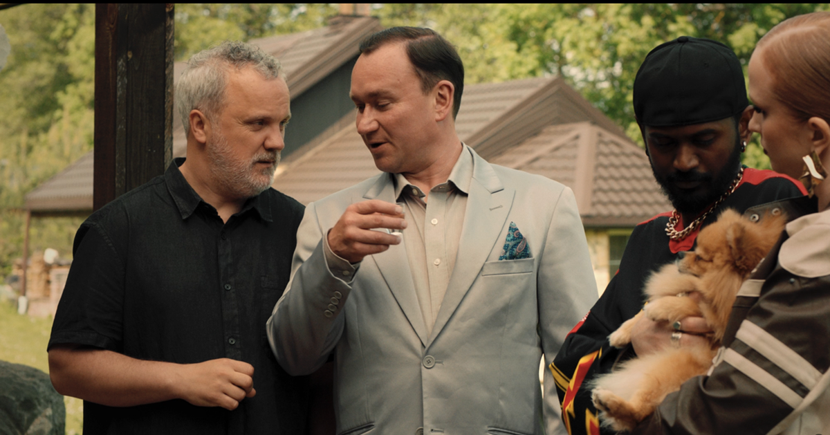 Filme „Milijonieriaus jubiliejus“ suvaidinęs Julius Žalakevičius: „Aš irgi kelsiuosi gyventi į kaimą“