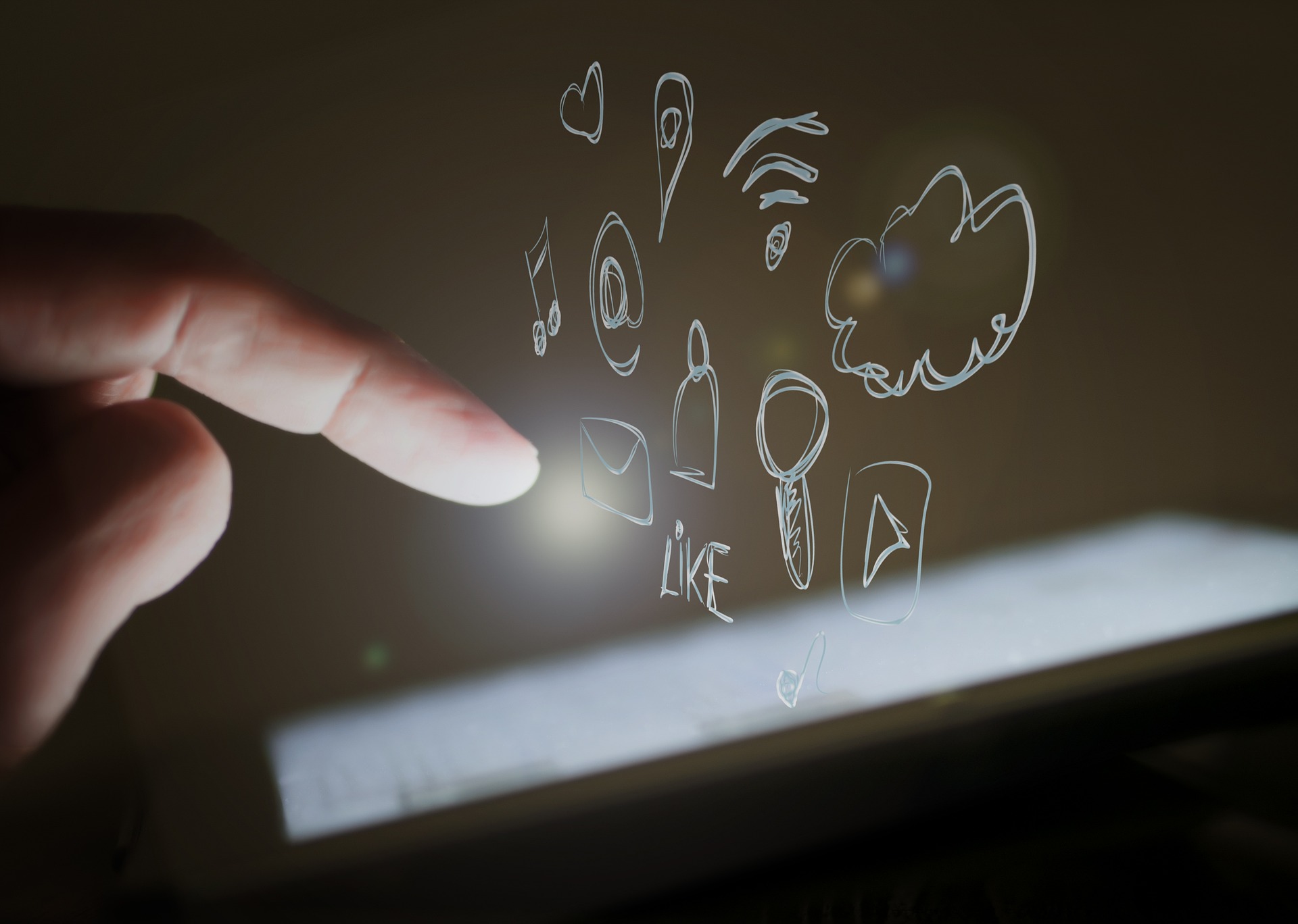 Soc. tinklų milžinių laukia precedento neturintis teismo procesas dėl priklausomybės skatinimo