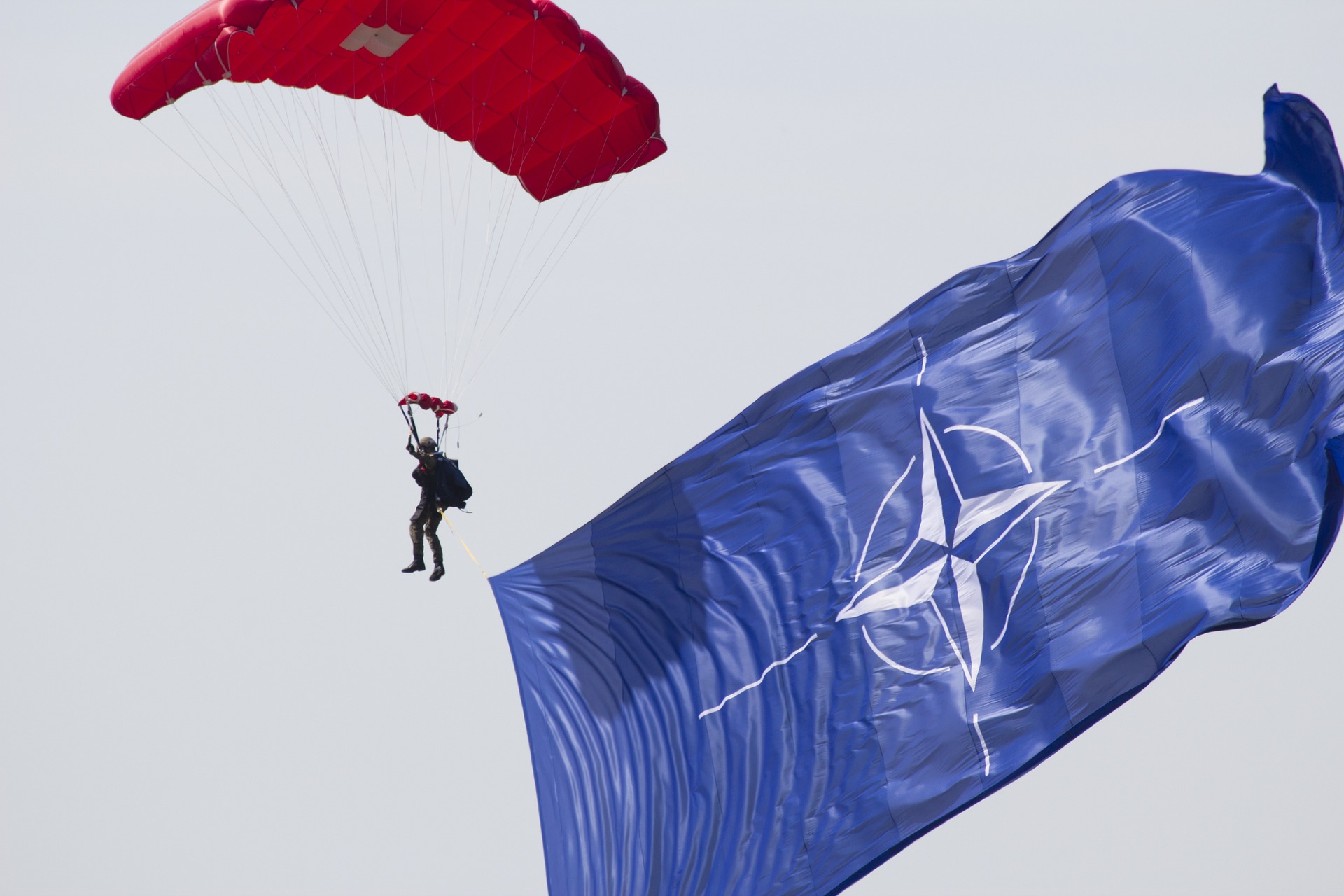 Europos NATO šalys lenkia Rusiją svarbiose karinėse srityse