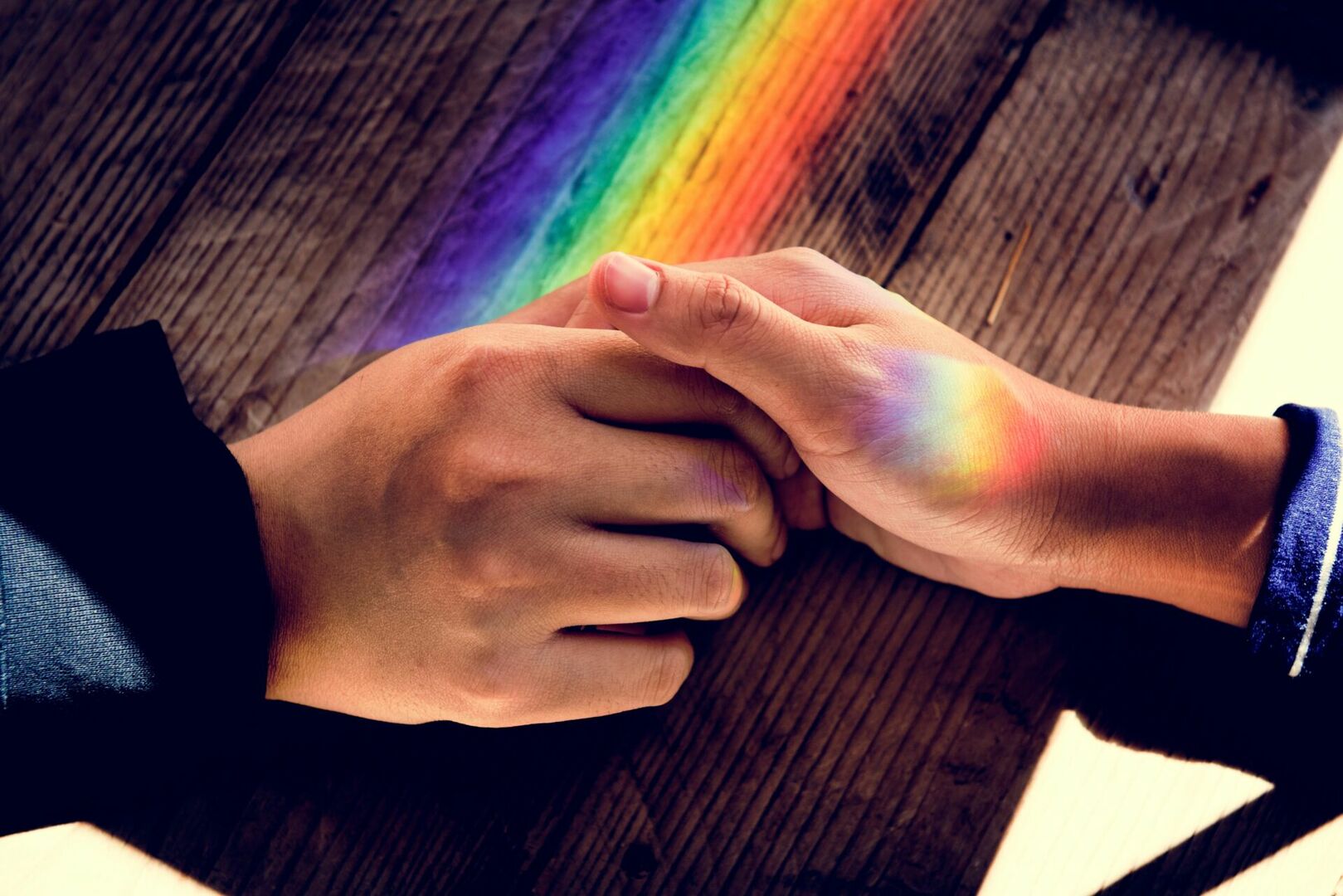 Kai paauglys atsiskleidžia: kaip šeimai priimti LGBTQIA+ tapatybę ir sukurti saugią erdvę
