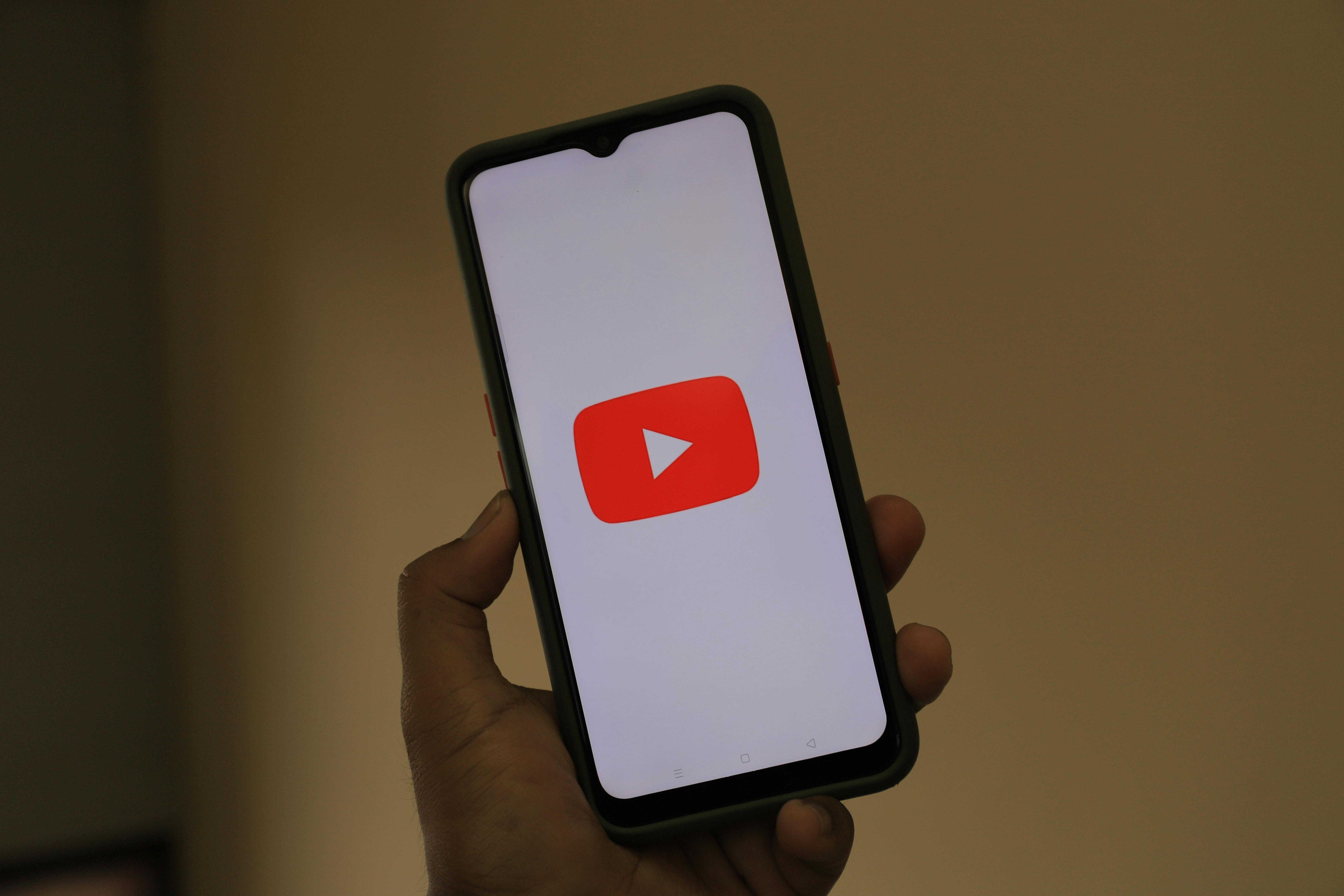 „YouTube“ juda televizijos kryptimi: ką tai reiškia vartotojams?