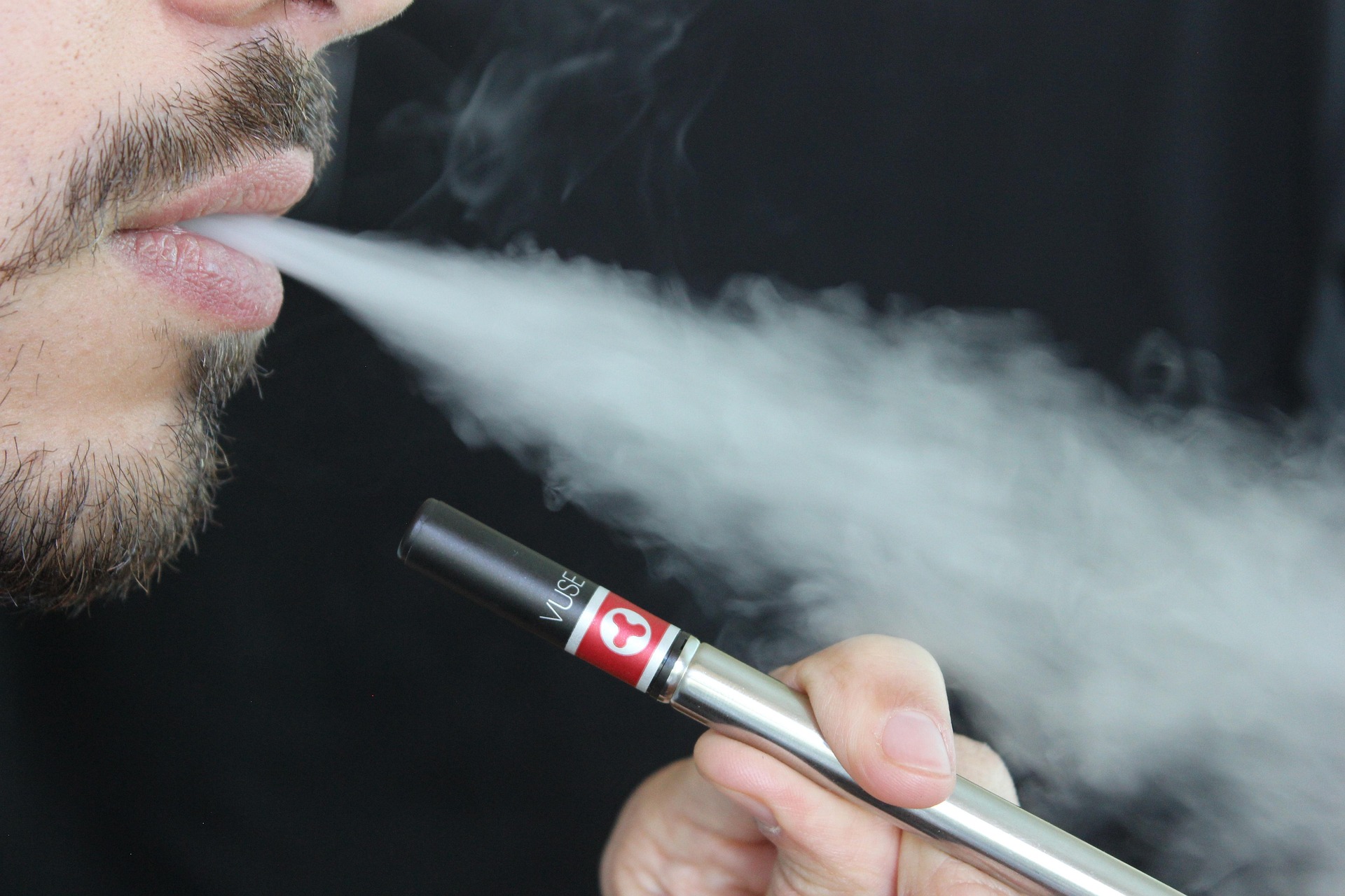 Seime – naujas siūlymas drausti parduoti vienkartines elektronines cigaretes