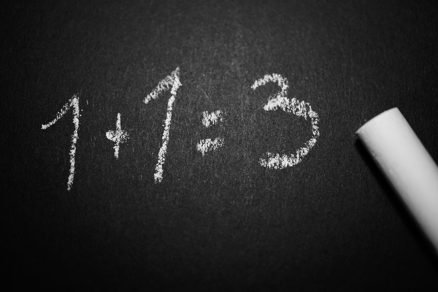 Matematikos nemokėjimas turi kainą: kodėl 25 taškų kartelė nėra tik švietimo klausimas
