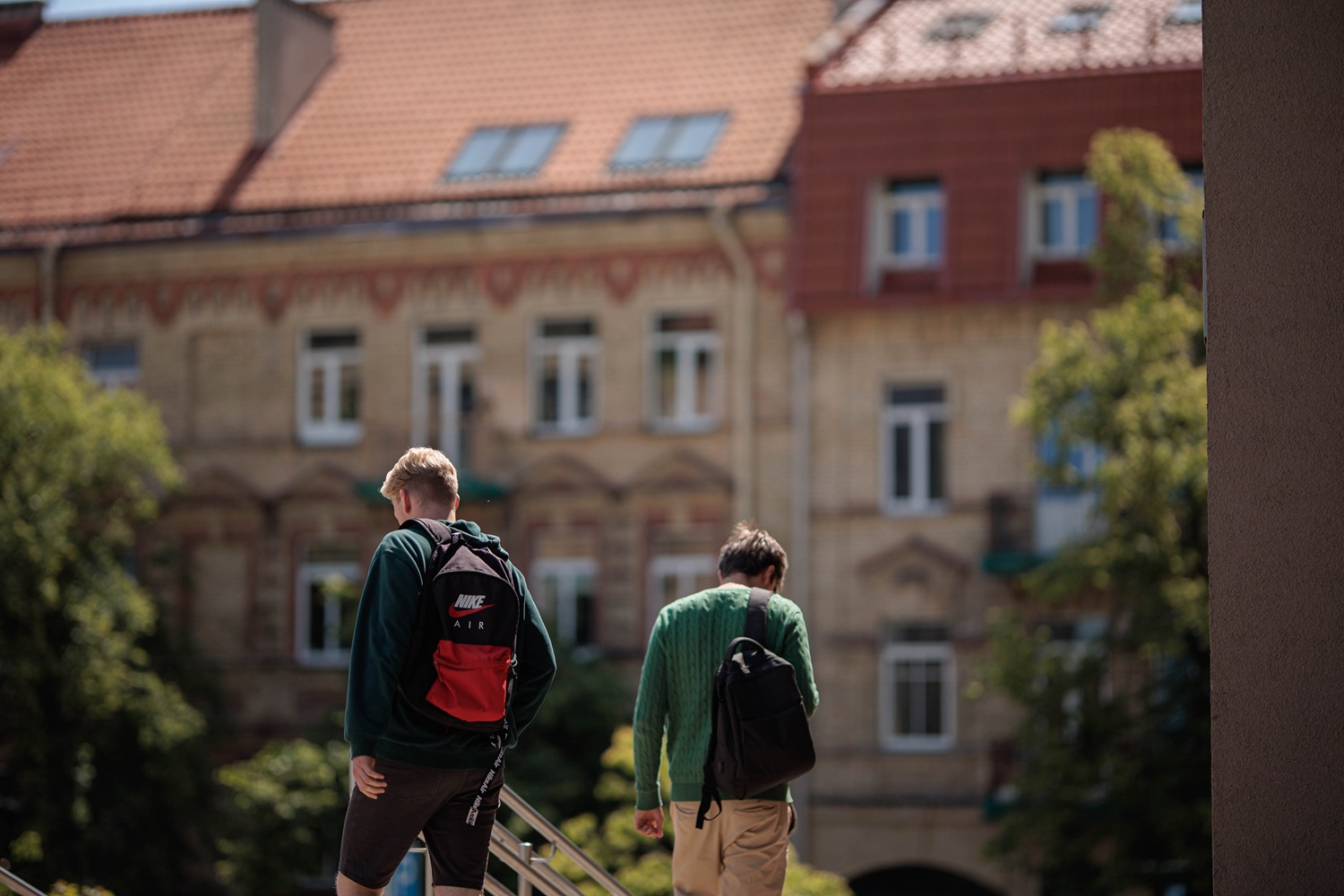 Seime iškeltai idėjai privalomai mokytis iki 18 metų – pedagogų kritika: nemotyvuoti jaunuoliai tik trintų suolą