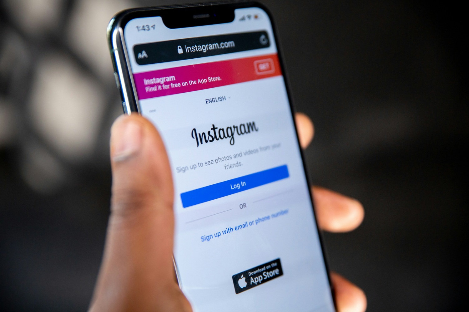 „Instagram“ – kaltinimai dėl poveikio paaugliams: nusispjovė į saugumą dėl daugiau peržiūrų?