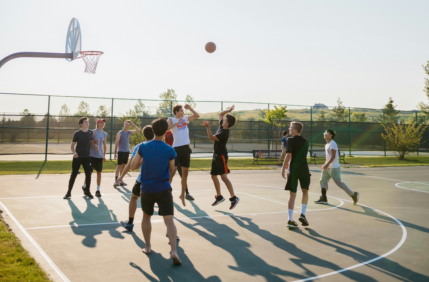 Kaip išvengti traumų sporte? Gydytojas paaiškino, kodėl apšilimo nepakanka