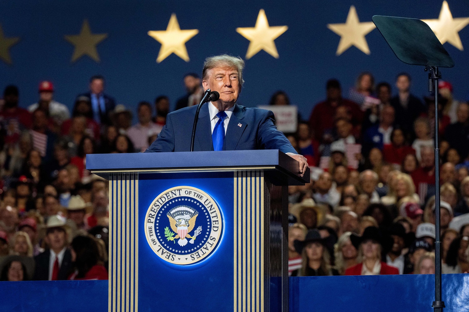 Trumpui – savų perspėjimas: karas su Iranu gali tęstis net iki 2029 metų