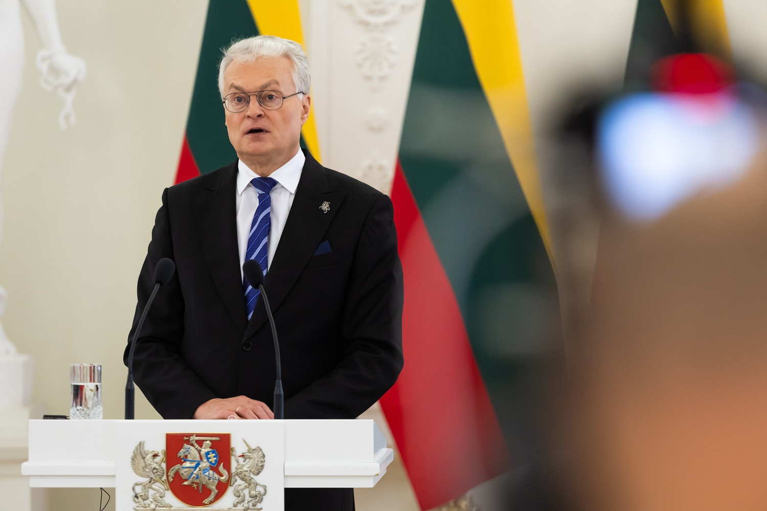 Nausėda: pilotai dronus galėtų numušti jų iki galo neidentifikavus